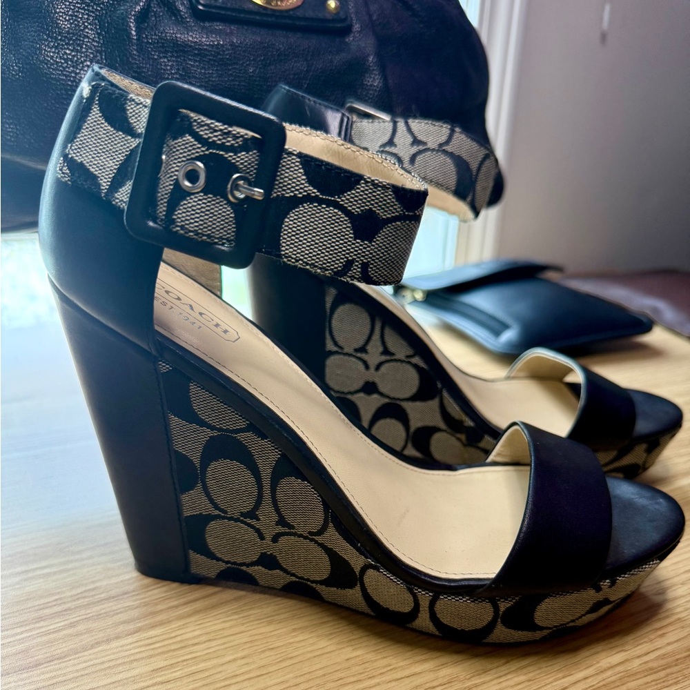 Coach Jerri Wedge Heels with C Signature - Picture 2 of 7